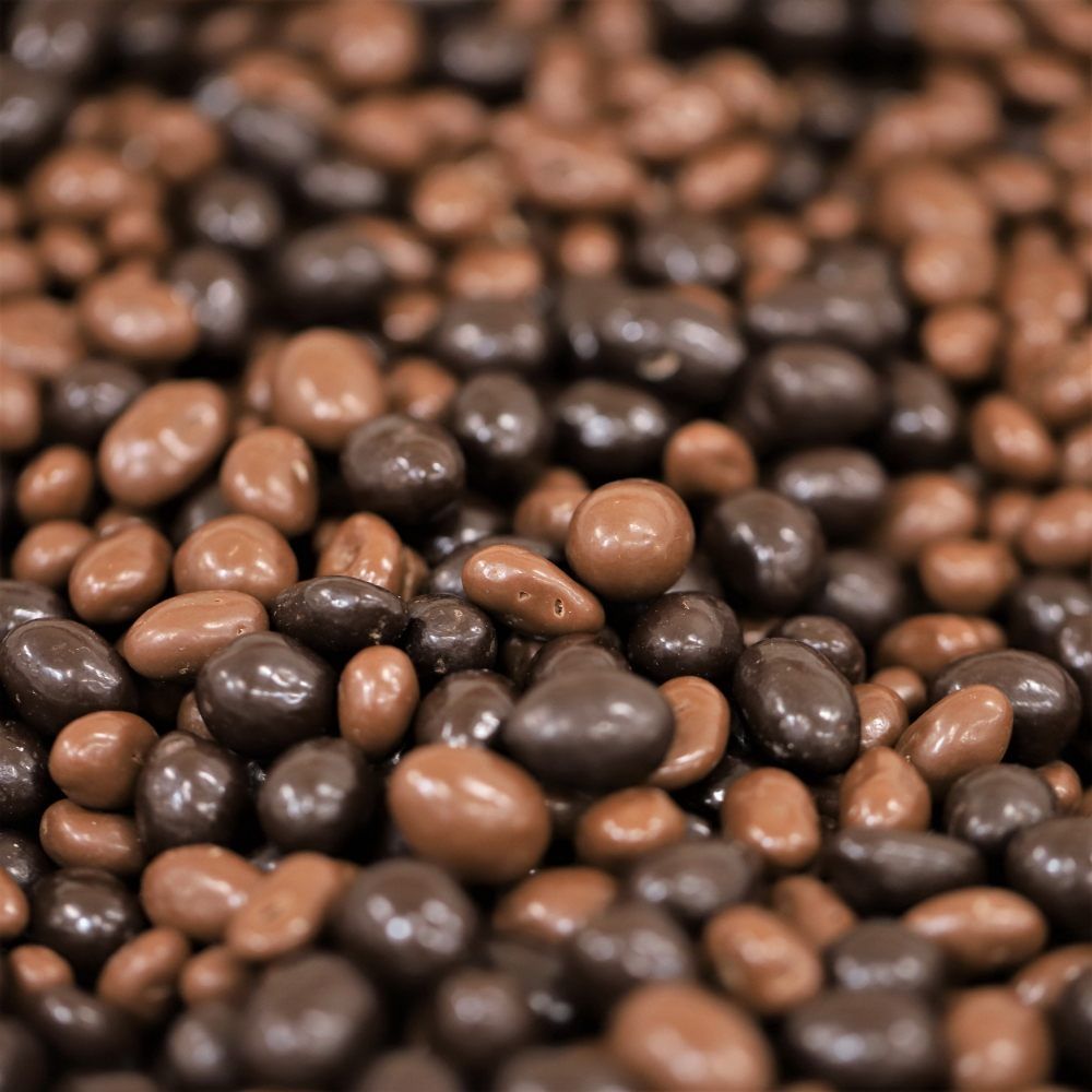peanut & sultana chocolate mix