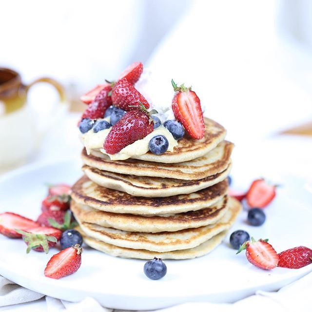 4 Ingredient Quick Vegan Pancakes 